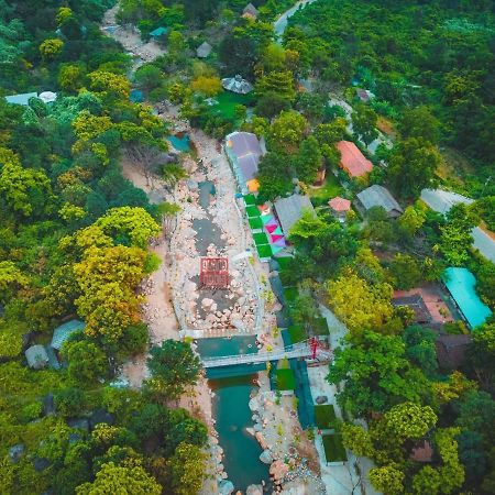 Hoang Lan Villa - Suoi Luong - Hai Van Park Da Nang Dış mekan fotoğraf